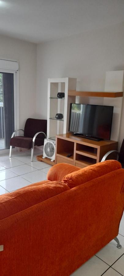 Apartamento espaçoso com estacionamento incluído Foz do Iguaçu Exterior foto